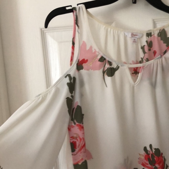 Beautiful blouse - Picture 4 of 4